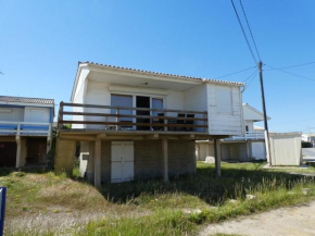 UN CHALET EN BOIS A LA PLAGE